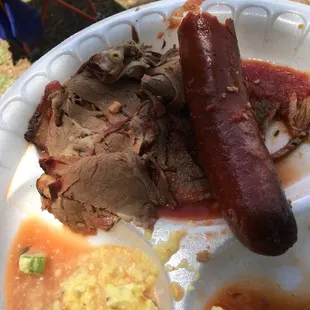 Horrible "boiled" tasting so called bbq... I got my order  with this thick nasty ketchup looking paste on the whole plate...