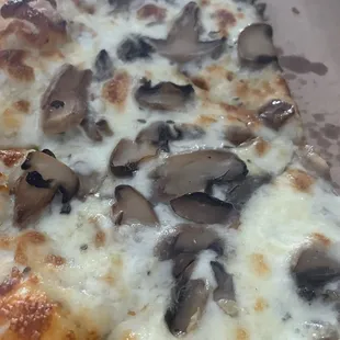 White pizza with mushrooms