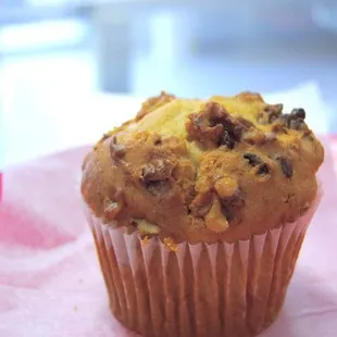 banana nut muffin