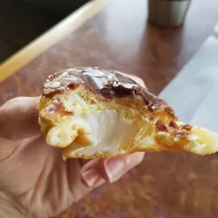 Good amount of cream in the long john