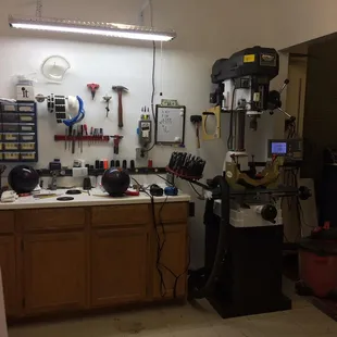 Our mill machine used to drill holes all shapes and sizes contour to the hand and ensure the BEST FIT!