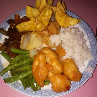 Some crab rangoon, sweet and sour chicken and Mongolian beef. #Yumm