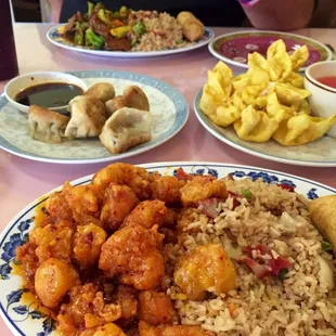 Beef &amp; broccoli, pan fried dumplings, crab rangoon and General Tso chicken &amp; pork fried rice. Yummmmm!