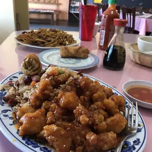 Cho&apos;s chicken and beef lomain!!!