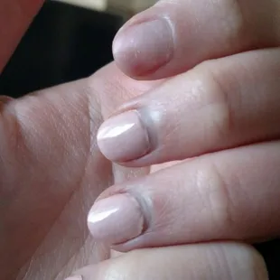 Pointer finger polish completely chipped off only two weeks after I had then done.