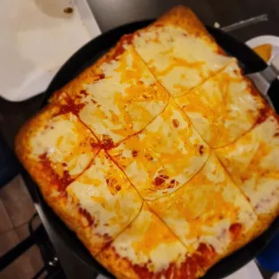 Sicilian pizza (4 cheese style)
