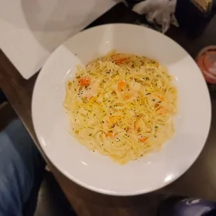 Fettuccine alfredo with shrimp