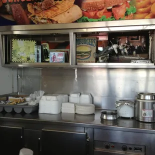 Old school diner look. Lot of chrome. I like it.