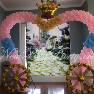 Arch carriage balloons for Princess. #bestparty #newbestparty #balloonsdecorations