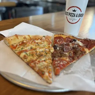 Buffalo chicken pizza... I'll meat pizza... Delicious!!!