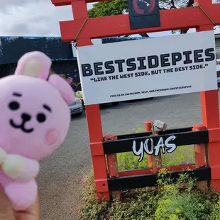 Pop-up on Wednesdays and Fridays (noon to 5pm) at Yoas!