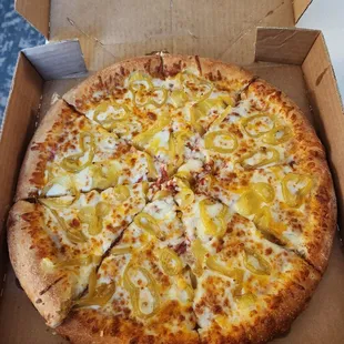 Medium Cheese Pizza w/ banana peppers