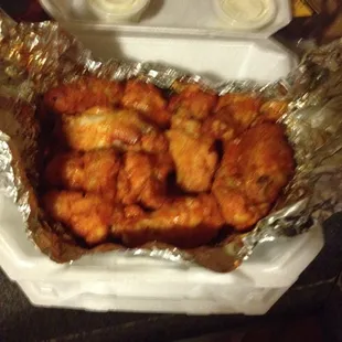 Hot wings that came with  two side of ranch