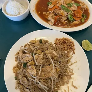 Pad Thai , sweet and sour chicken d5