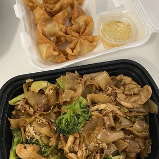 Pad See Ew | Crab Rangoon