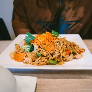 DRUNKEN LO MEIN SHRIMP &amp; CHICKEN