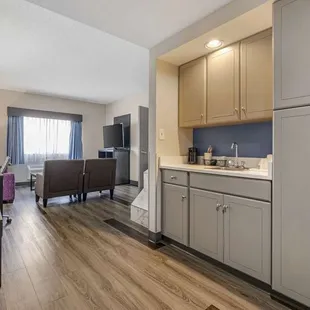 Guest Room Suite King