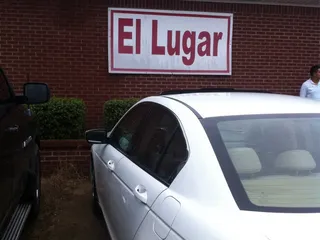 El Lugar