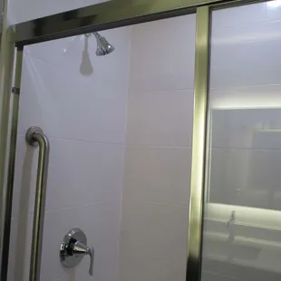 Double Queen Guest Bathroom