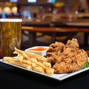 Chicken tenders, fries and draft beer at bestbet Jacksonville
