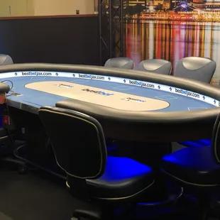 bestbetLIVE table at bestbet Jcksonville - this is where poker games and final tables for big tournaments are livestreamed.