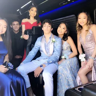 SLHS Kids going into the city for Prom 2019!