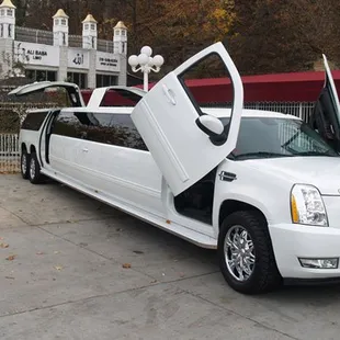CADILLAC ESCALADE STRETCH LIMO