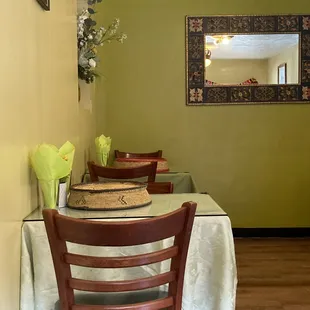 Nice and clean dining room