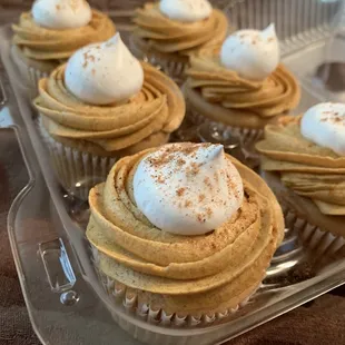 Pumpkin pie cupcakes