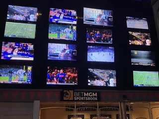 New York New York Race & Sports Book