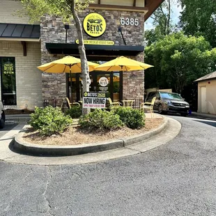 Outside of Beto&apos;s