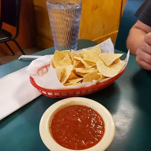 Chips &amp; salsa