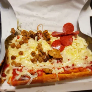 1 slice pepperoni and 1 slice of sausage