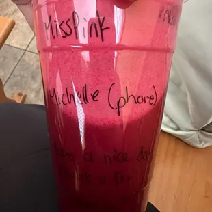 Called an order in for a miss pink and it was so goood ! They left a very nice small note  to have a good day :) .