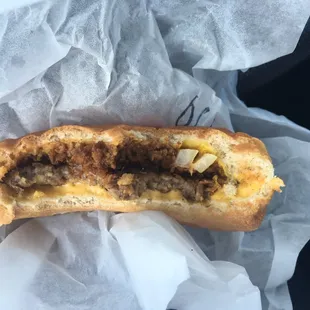 Cheeseburger with chili