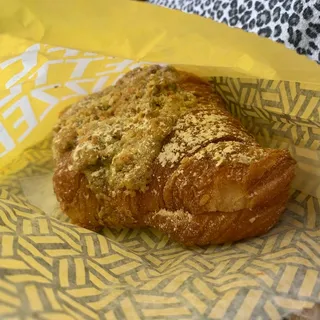 Pistachio Croissant