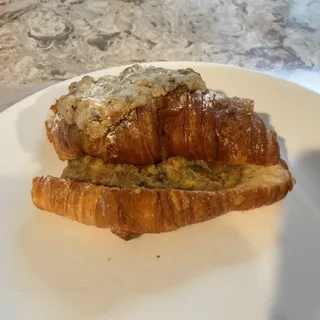 Pistachio Croissant