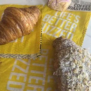 Pistachio Croissant