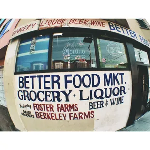 a view of the outside of the building