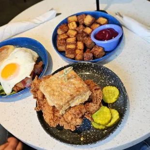 food, chicken wings and fried chicken