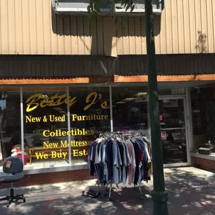 Betty J's Antiques & Collectibles