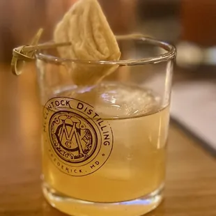 Apple Pie Old Fashioned, complete with a pie crust garnish!