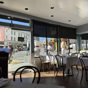interior, paella
