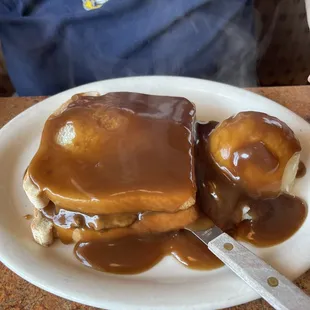 Hot hamburger with mashed potatoes and gravy... dad said it was spot on!