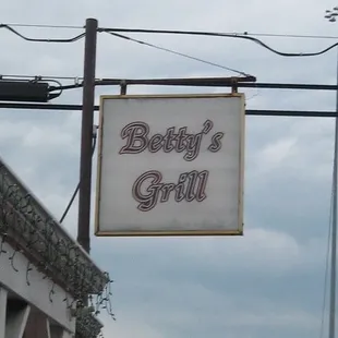 a sign for betty&apos;s grill