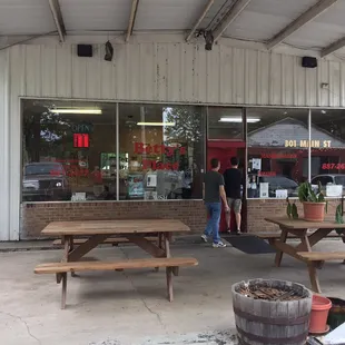 Betty&apos;s Exterior