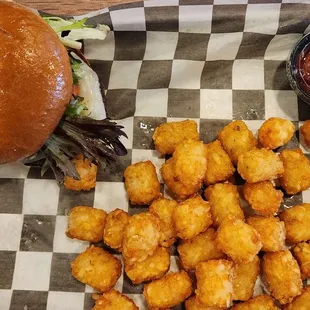 Garlic burger and tots
