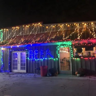 the outside of the restaurant