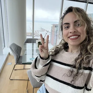 Jhulianna V.