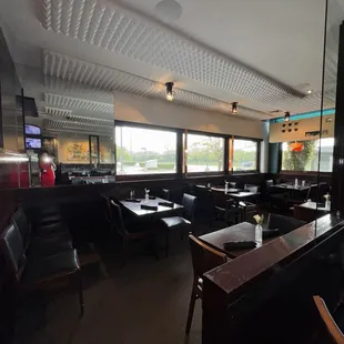 sushi and sashimi, interior